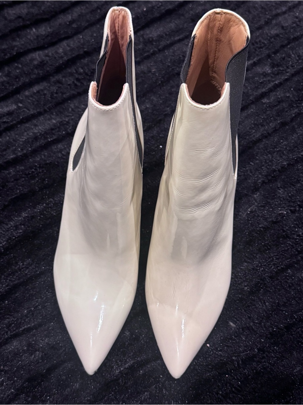 Vero Cuoio White Patent Pointed Toe Ankle Booties